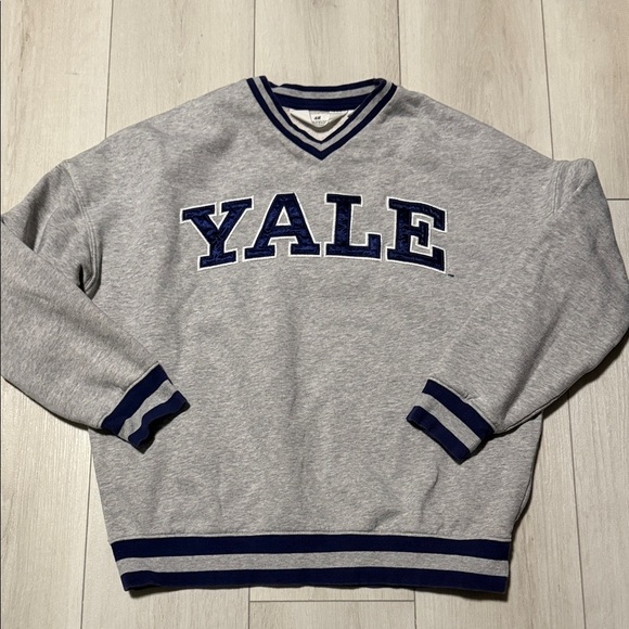 H&M Other - H & M Kid’s Yale University Grey V-Neck Pullover Sweater with Navy Trim